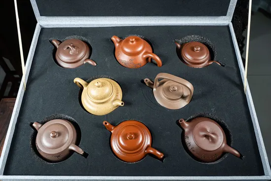 Zisha Teapots: 18 | 000 CNY | national-level master artisans 5