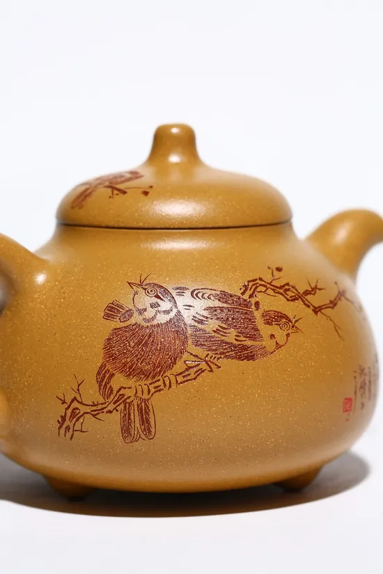 Premium Yixing Zisha Teapot – Artisan-Crafted 70cc Golden Clay 7