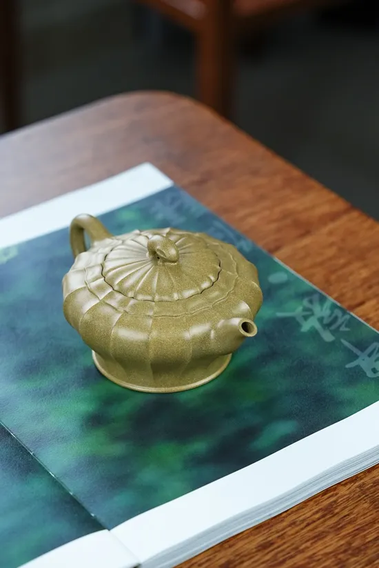Premium Yixing Zisha Teapot | Handcrafted Collectible Clay Teapots 2