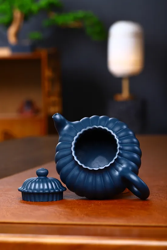 Premium Yixing Zisha Teapot | Handcrafted Rare Clay Artistry 3