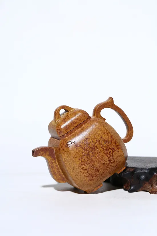 Premium Yixing Golden Clay Teapot | Master Yang Qinfang’s Artistry 2