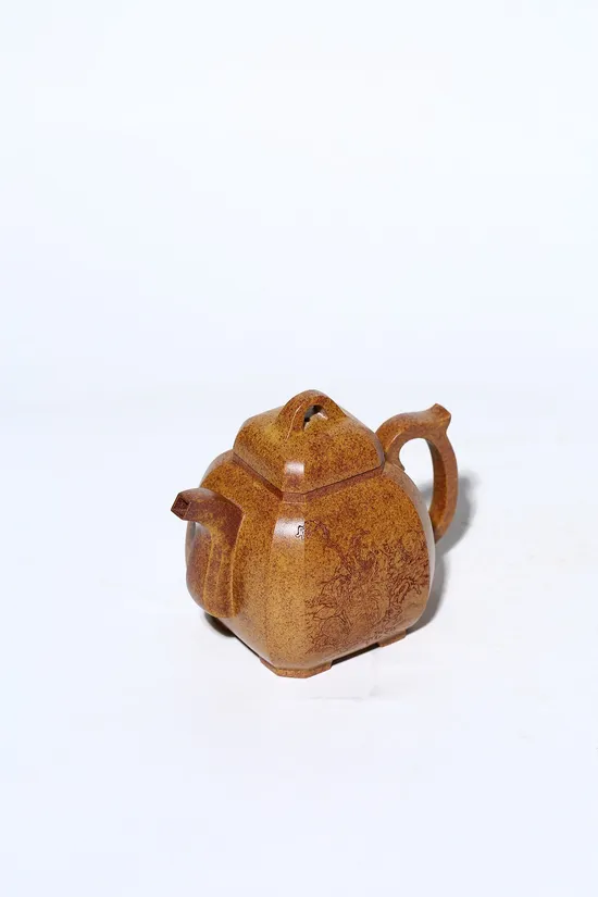 Premium Yixing Golden Clay Teapot | Master Yang Qinfang’s Artistry 7