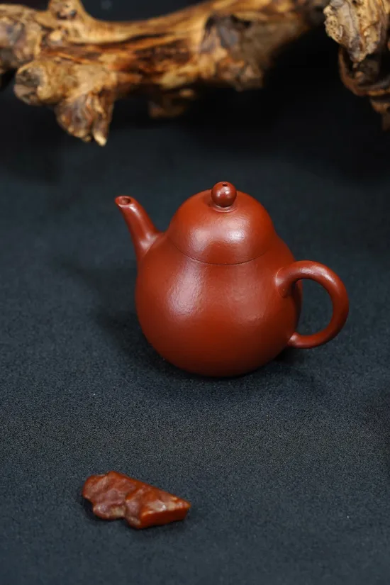 Handmade Yixing Clay Teapot | Classic Pear Design & Xiaomeiyao Zhuni 1
