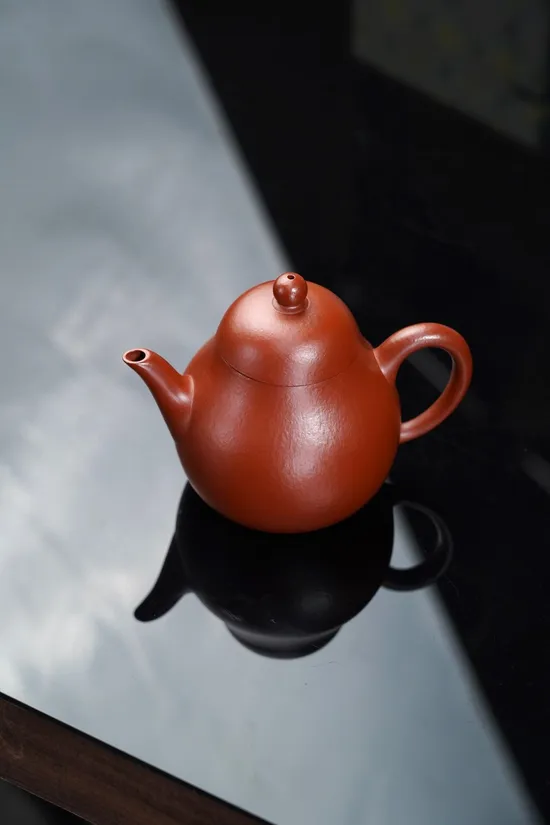 Handmade Yixing Clay Teapot | Classic Pear Design & Xiaomeiyao Zhuni 2