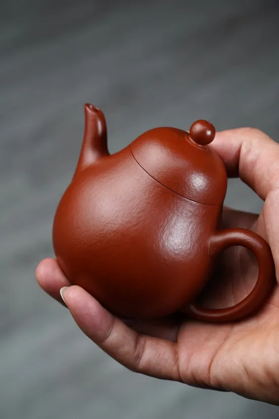Handmade Yixing Clay Teapot | Classic Pear Design & Xiaomeiyao Zhuni 4