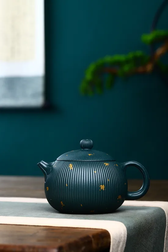 Yixing Zisha Teapot: Artisan Wu Xiaojun's 40cc Masterpiece 4