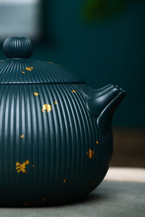 Yixing Zisha Teapot: Artisan Wu Xiaojun's 40cc Masterpiece 5