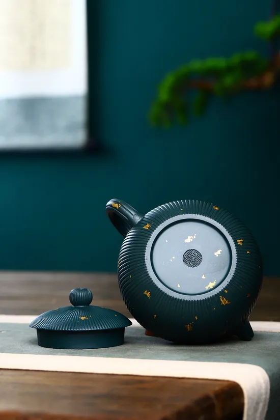 Yixing Zisha Teapot: Artisan Wu Xiaojun's 40cc Masterpiece 8