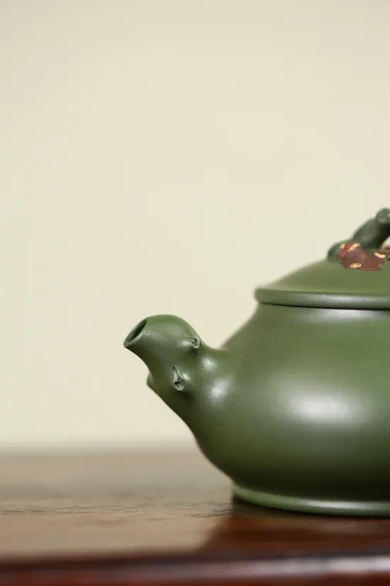 Authentic Yixing Zisha Teapot Handcrafted Artisan Pottery | Panhu 2