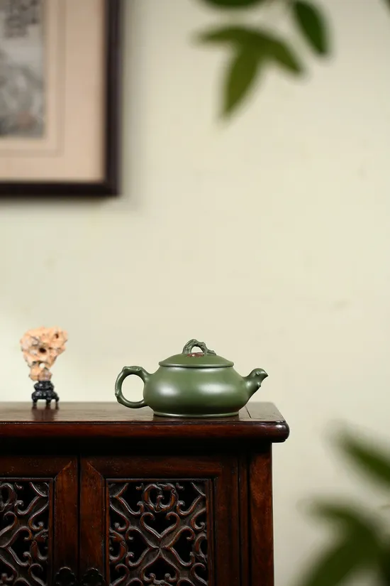 Authentic Yixing Zisha Teapot Handcrafted Artisan Pottery | Panhu 6