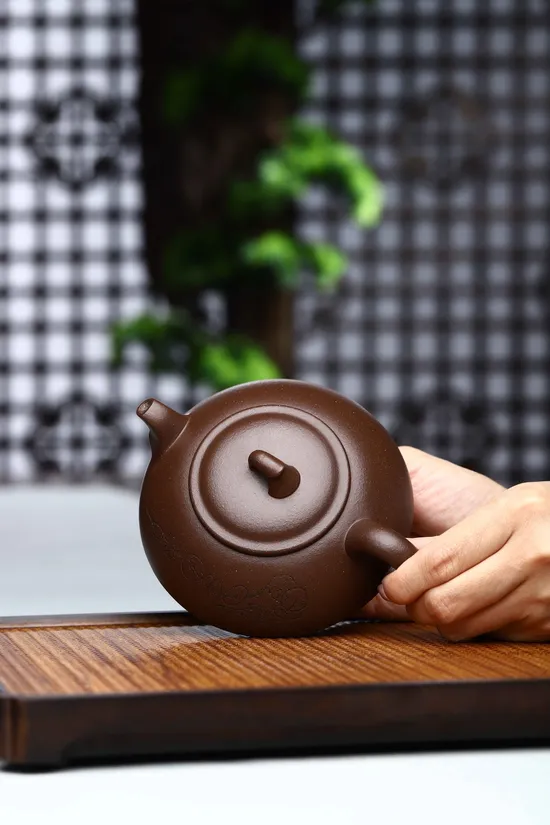 Premium Yixing Zisha Clay Teapot | Artisan Crafted Ceramic Teapots 4