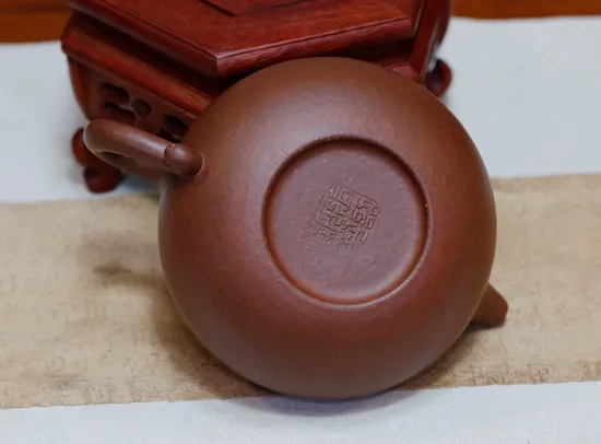 Handcrafted Yixing Zisha Teapot - Artisan Zhang Shaoying's Classic Design 5