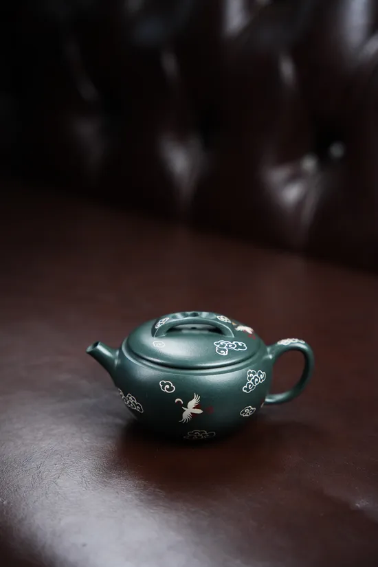 Premium Yixing Zisha Teapot | Artisan Crafted Clay Teapots 4
