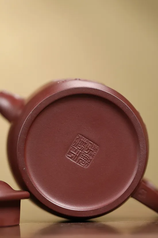 Handcrafted Yixing Clay Teapot Tribute – Collector’s Artisan Pottery 2