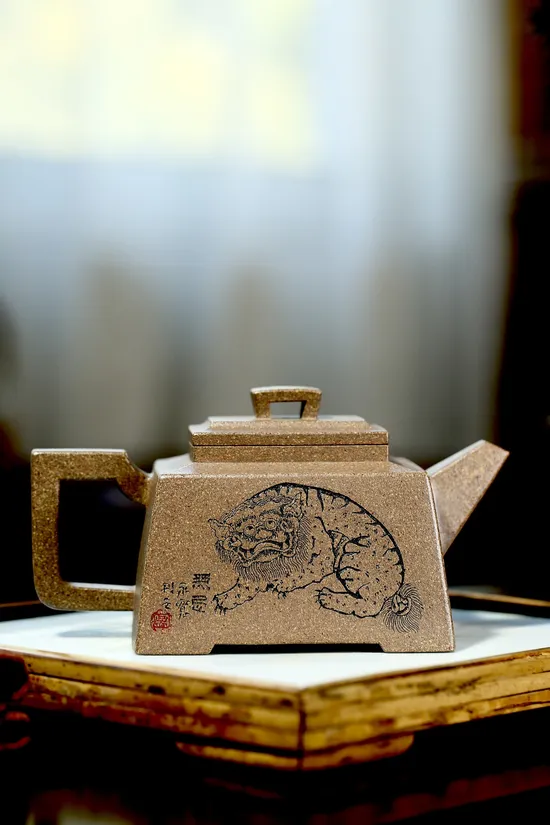 Master Wu Yongkuan's Zisha Teapot | Premium Yixing Clay Artistry 7