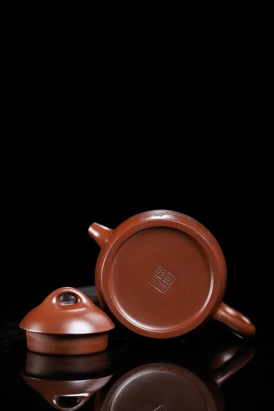 Yixing Zisha Clay Teapot | Masterpiece by Chen Yue'e 8