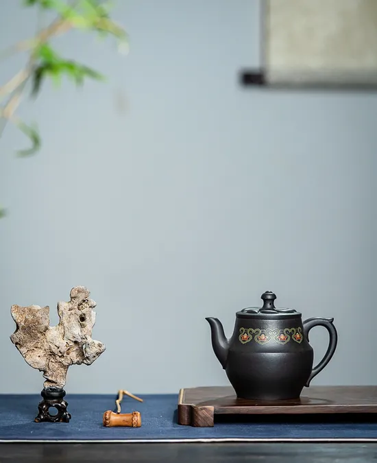 Luxury Yixing Purple Clay Teapot – Handcrafted Artisan Tea Pot 1
