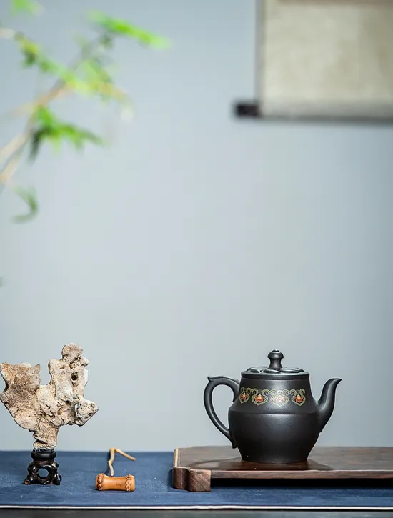 Luxury Yixing Purple Clay Teapot – Handcrafted Artisan Tea Pot 5