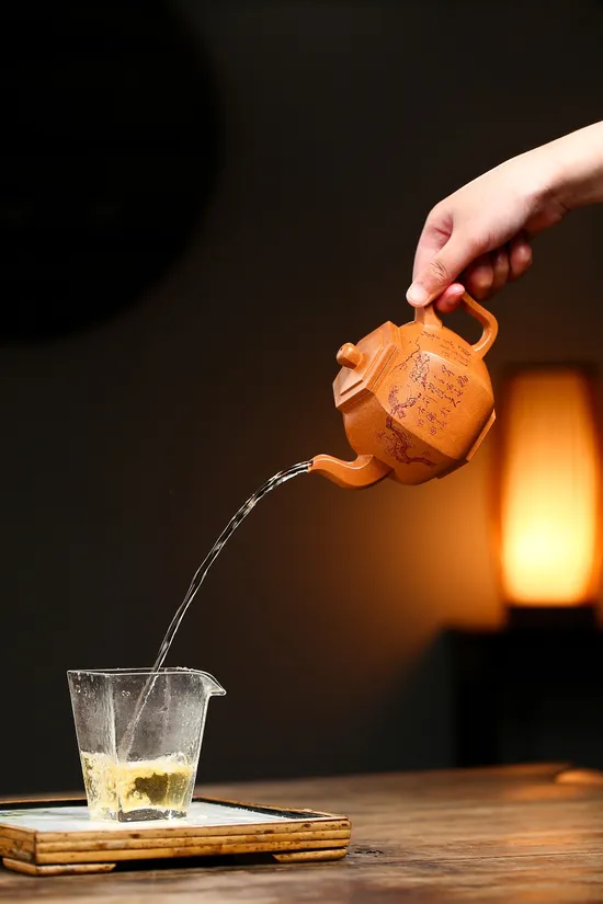 Zisha Teapots: Liu Fang Gong Deng | premium crab yellow duan clay 9