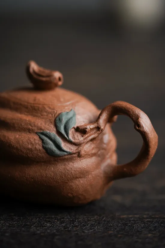 Exquisite Yixing Clay Teapot: Artisan Craftsmanship & Unique Design 1