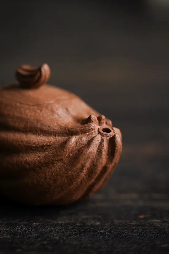 Exquisite Yixing Clay Teapot: Artisan Craftsmanship & Unique Design 2