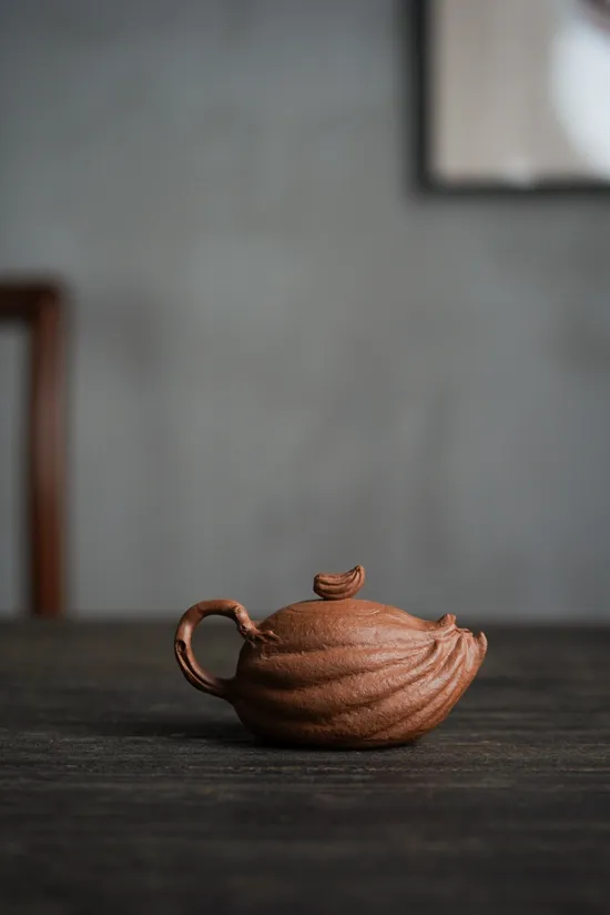 Exquisite Yixing Clay Teapot: Artisan Craftsmanship & Unique Design 6
