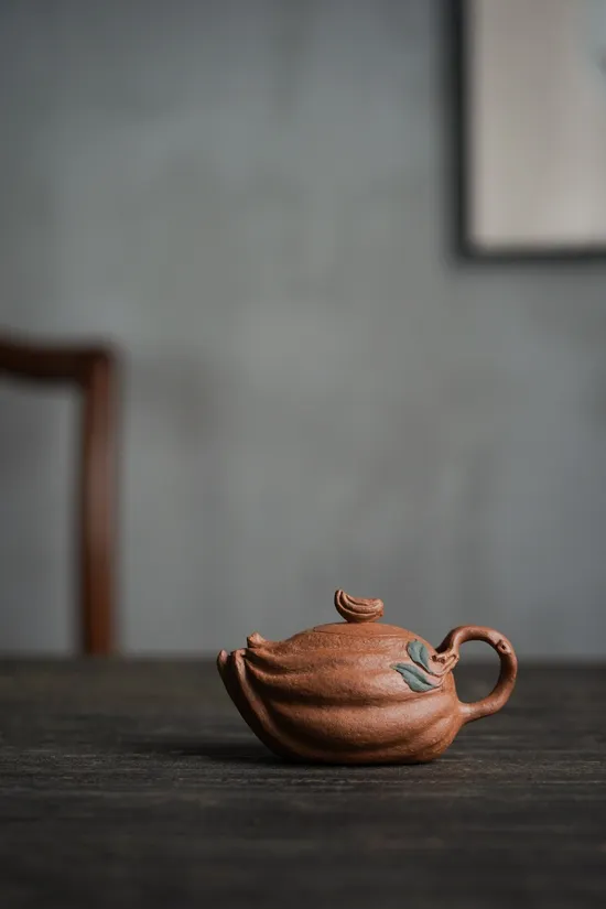 Exquisite Yixing Clay Teapot: Artisan Craftsmanship & Unique Design 9