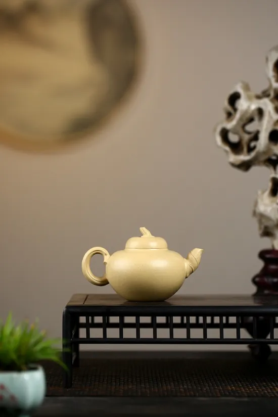 Yixing Zisha Teapot | Handcrafted Clay Teapot | Artisan Ceramics 1