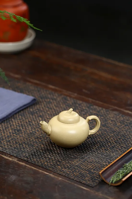 Yixing Zisha Teapot | Handcrafted Clay Teapot | Artisan Ceramics 3