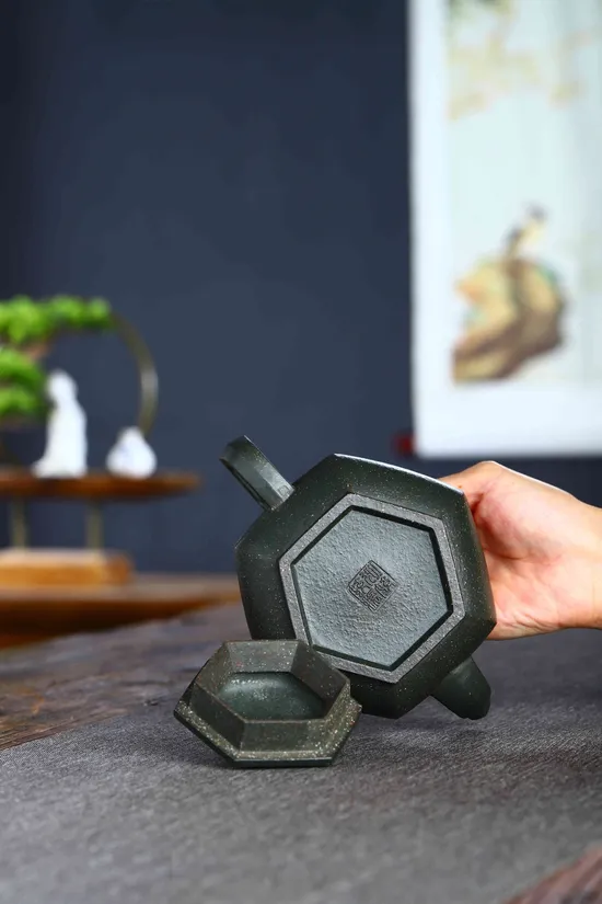 Premium Yixing Zisha Teapot – Artisan Crafted Purple Clay Teapot 1