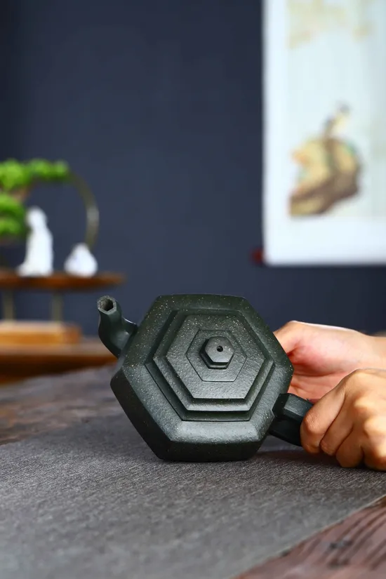 Premium Yixing Zisha Teapot – Artisan Crafted Purple Clay Teapot 3