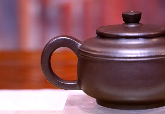Master Kong Xiangsheng's Zen Bell Teapot – Handcrafted Yixing Clay Artistry 1