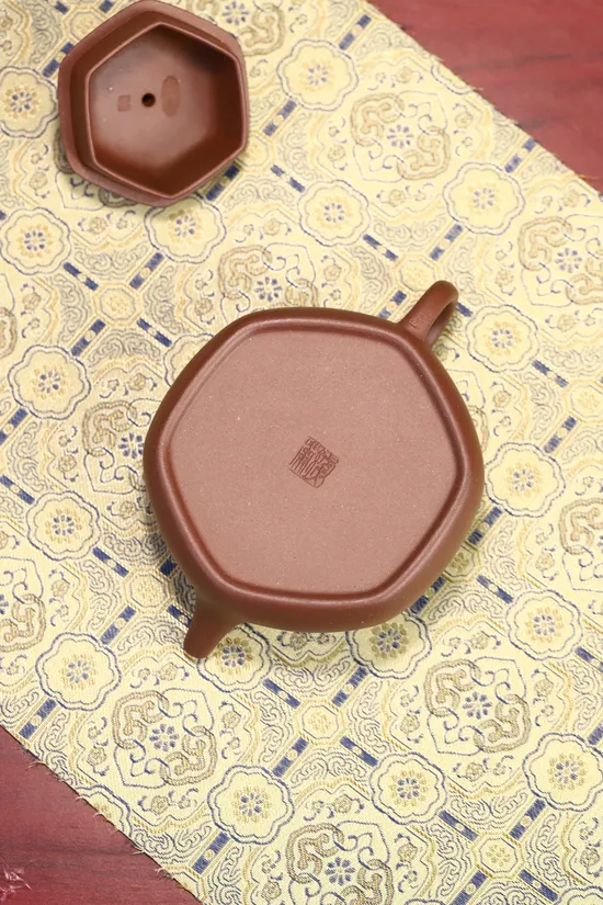Premium Yixing Zisha Teapot | Handcrafted Artisan Teapots 1
