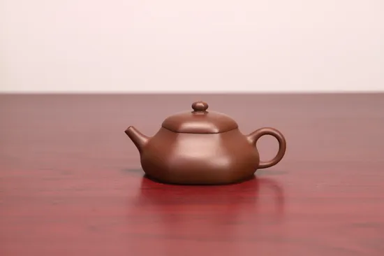 Premium Yixing Zisha Teapot | Handcrafted Artisan Teapots 2