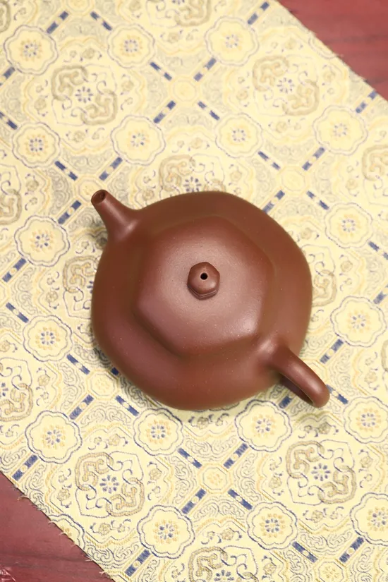 Premium Yixing Zisha Teapot | Handcrafted Artisan Teapots 3