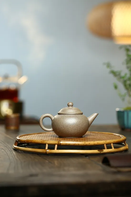 Yixing Zisha Teapot, Purple Clay Teapot, Handcrafted Teapot Online 3