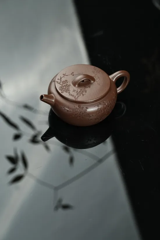 Handcrafted Yixing Zisha Clay Teapot - Artisan Ceramic Teaware 4