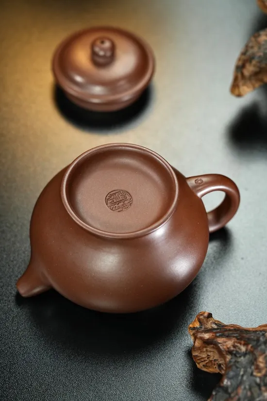 Premium Yixing Zisha Teapot | Artisan Clay Craftsmanship 8