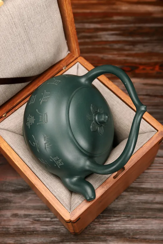 Premium Yixing Zisha Teapot 'Bu Bu Sheng Lian' | Hui Haiqin 8