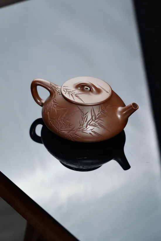 Zisha Teapots: handcrafted | 240ml capacity | vintage purple clay 1