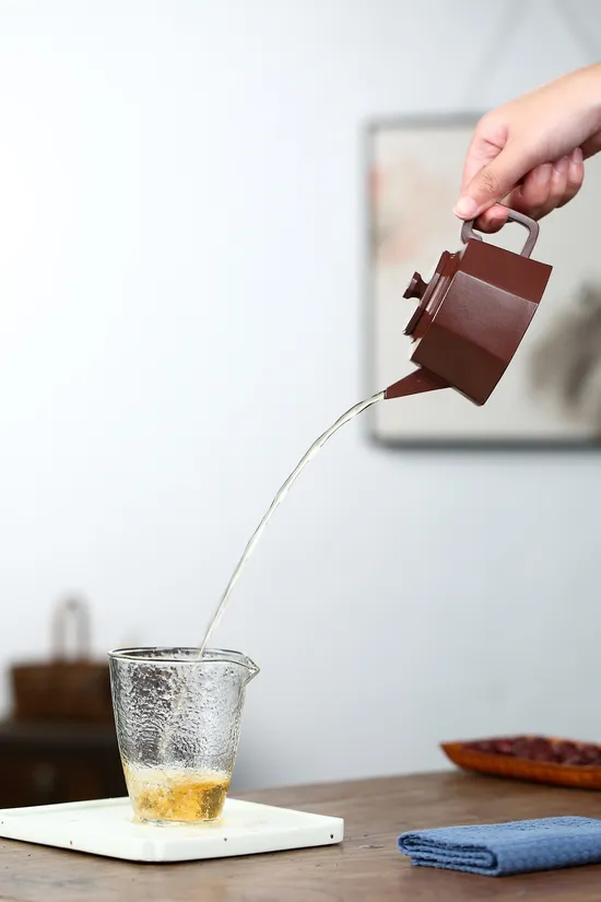 Premium Yixing Zisha Clay Teapot: Handcrafted Artisan Pottery 2