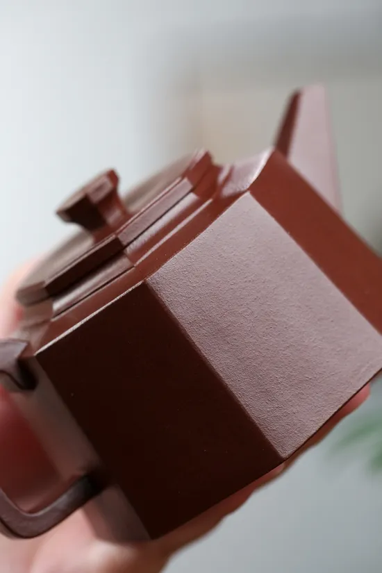 Premium Yixing Zisha Clay Teapot: Handcrafted Artisan Pottery 3