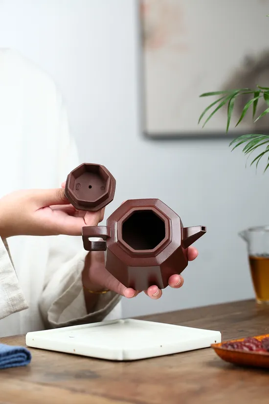 Premium Yixing Zisha Clay Teapot: Handcrafted Artisan Pottery 4