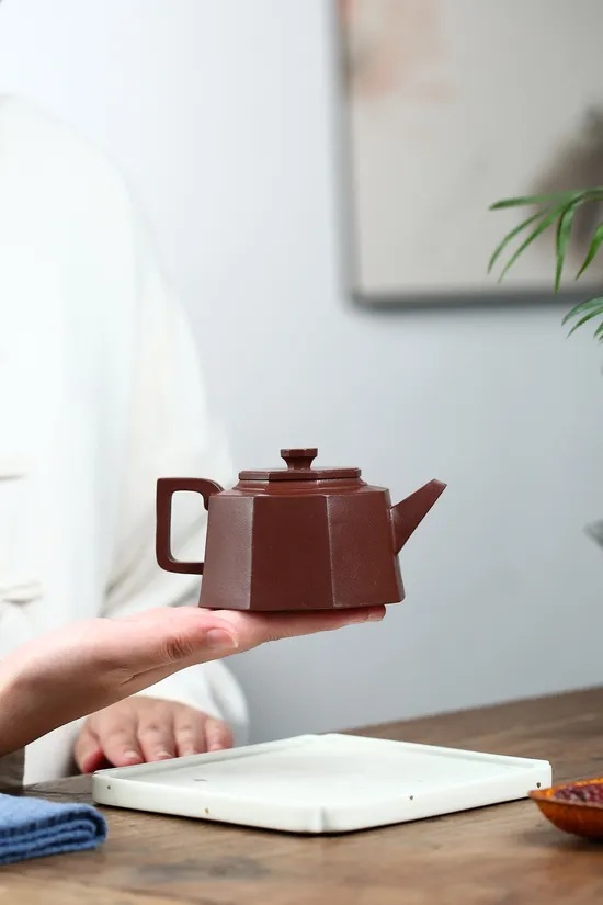 Premium Yixing Zisha Clay Teapot: Handcrafted Artisan Pottery 5