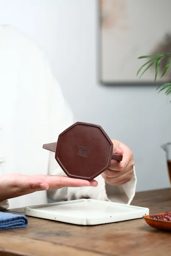 Premium Yixing Zisha Clay Teapot: Handcrafted Artisan Pottery 8