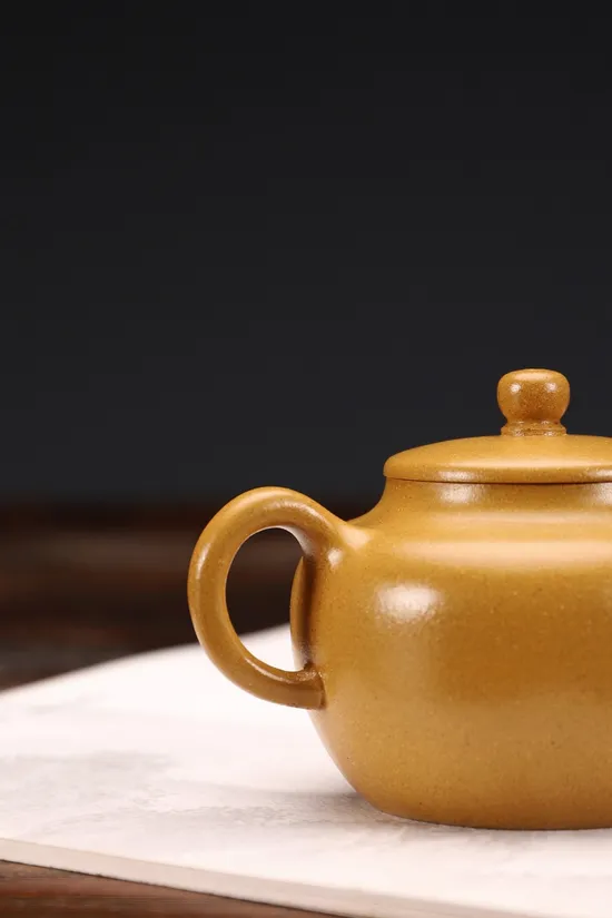 Yixing Clay Teapot Autumn Water – Golden Duan Clay, Artisan Crafted 2