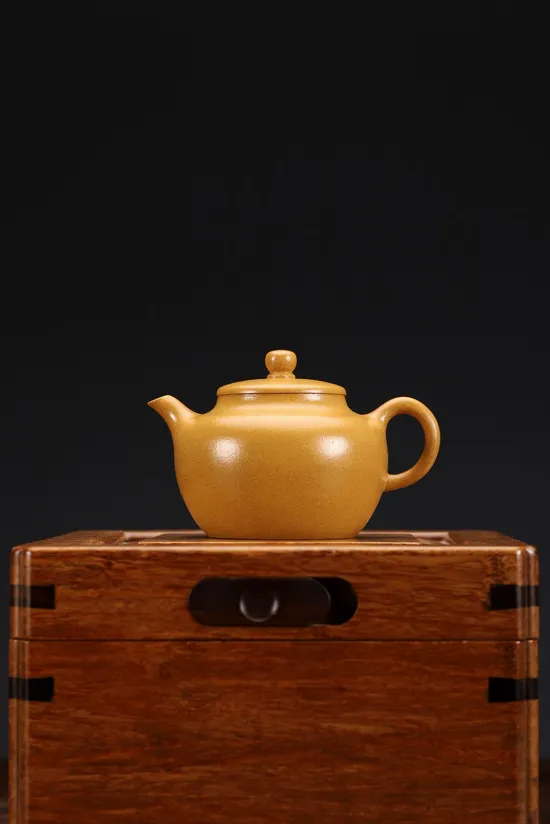 Yixing Clay Teapot Autumn Water – Golden Duan Clay, Artisan Crafted 5