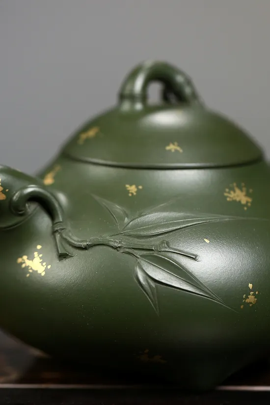 Premium Yixing Zisha Teapot – Handcrafted Bamboo Design Artistry 1