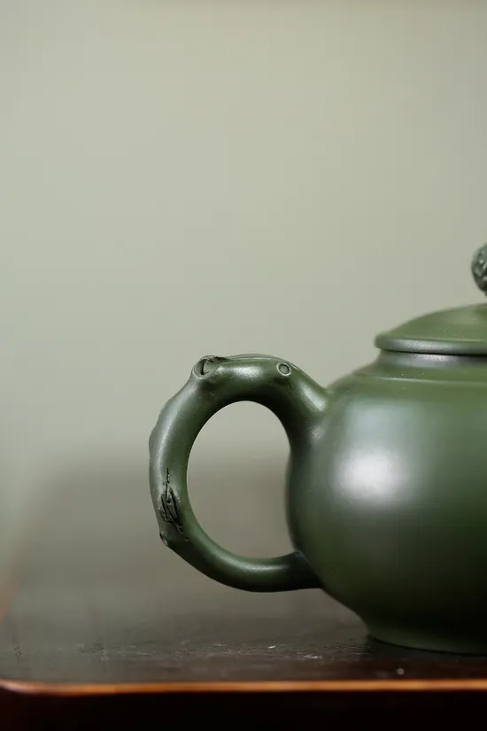 Jiang Yaping's Pinecone Zisha Teapot – Handcrafted Artisan Yixing Clay Pot 7