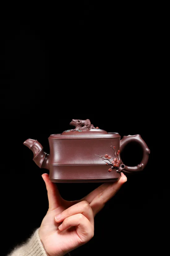 Yixing Teapot Masterpiece: Xu Nan's Collectible Zisha Clay Artistry 5
